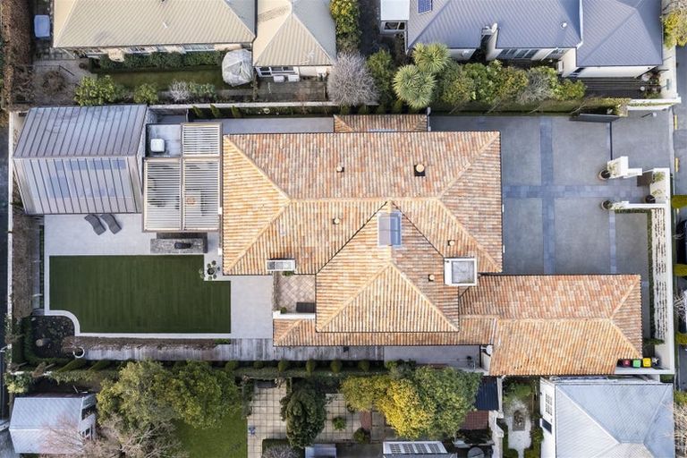 Photo of property in 87 Merivale Lane, Merivale, Christchurch, 8014