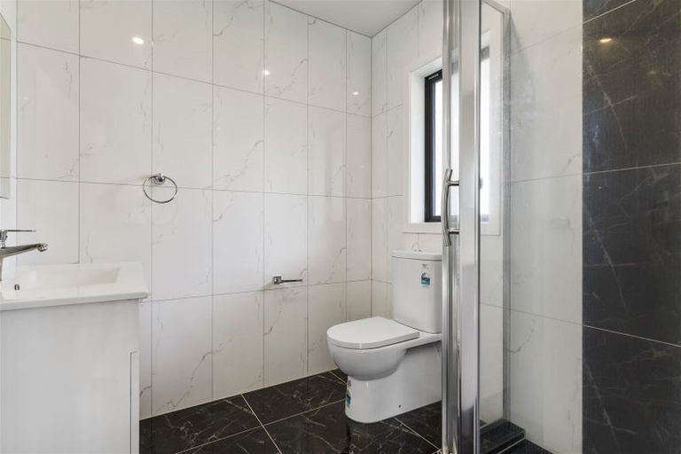 Photo of property in 6 Kirikiri Drive, Papakura, 2110