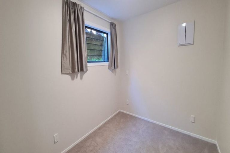 Photo of property in 16 Valdese Rise, Browns Bay, Auckland, 0630