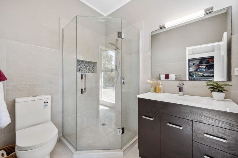 Photo of property in 31 Miramar Place, Pakuranga, Auckland, 2010