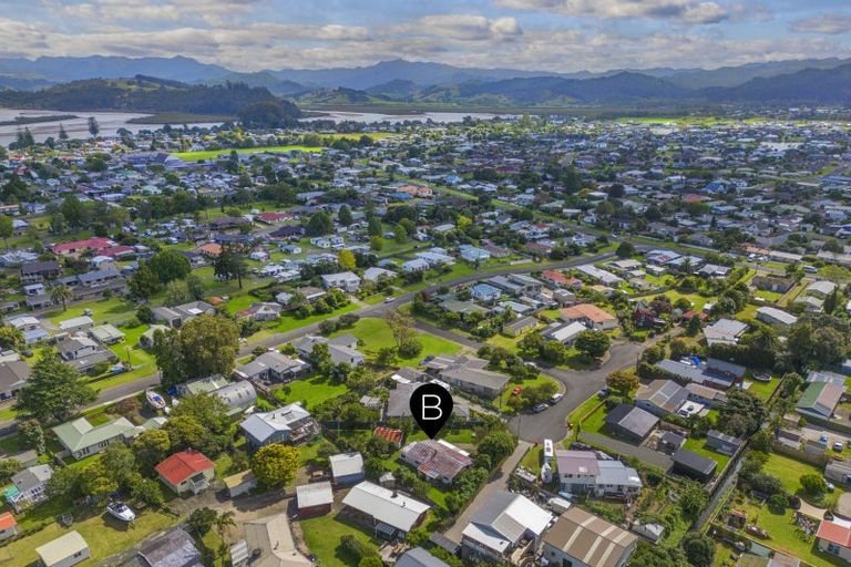 Photo of property in 20 Annette Place, Whitianga, 3510