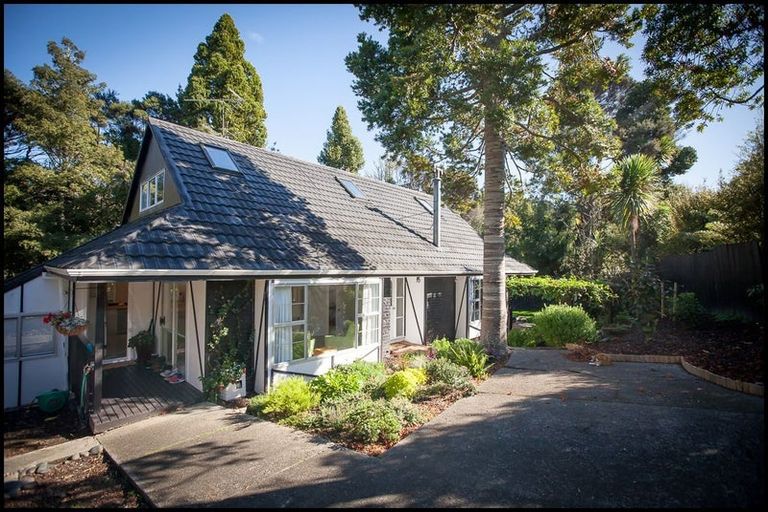 Photo of property in 30 Mappin Place, Chatswood, Auckland, 0626