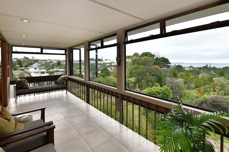 Photo of property in 1/9 Taumata Road, Castor Bay, Auckland, 0620