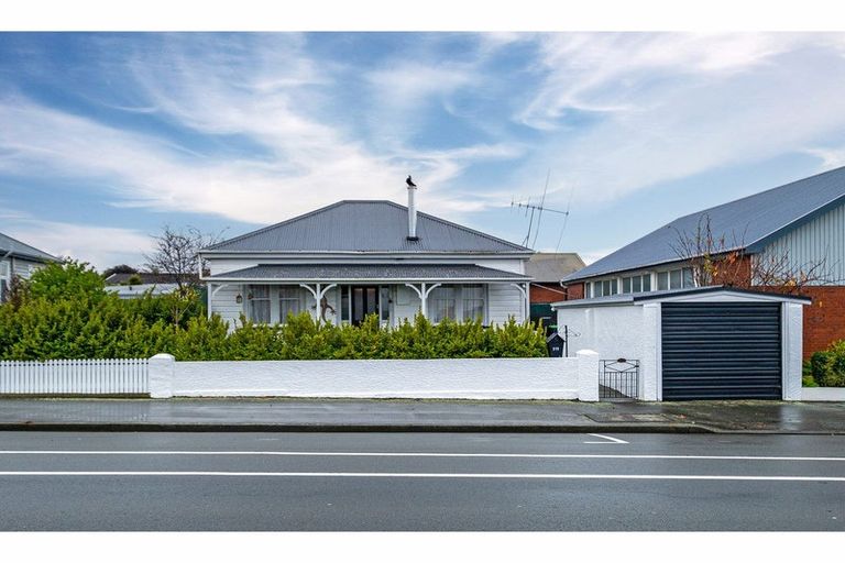 Photo of property in 215 Church Street, West End, Timaru, 7910