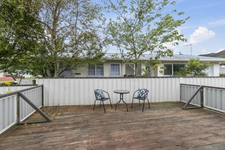 Photo of property in 258 Wellington Road, Wainuiomata, Lower Hutt, 5014