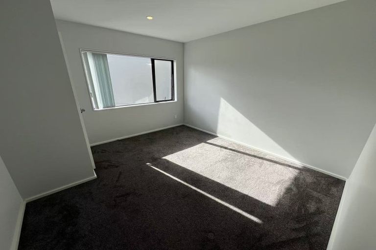 Photo of property in 54 Bordeaux Parade, Te Atatu South, Auckland, 0610