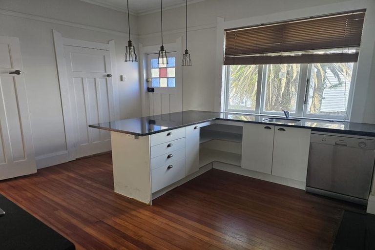 Photo of property in 1/3185 Great North Road, New Lynn, Auckland, 0600