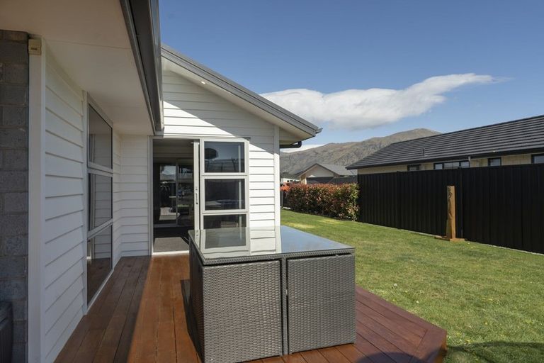 Photo of property in 16 Magnetic Place, Cromwell, 9310