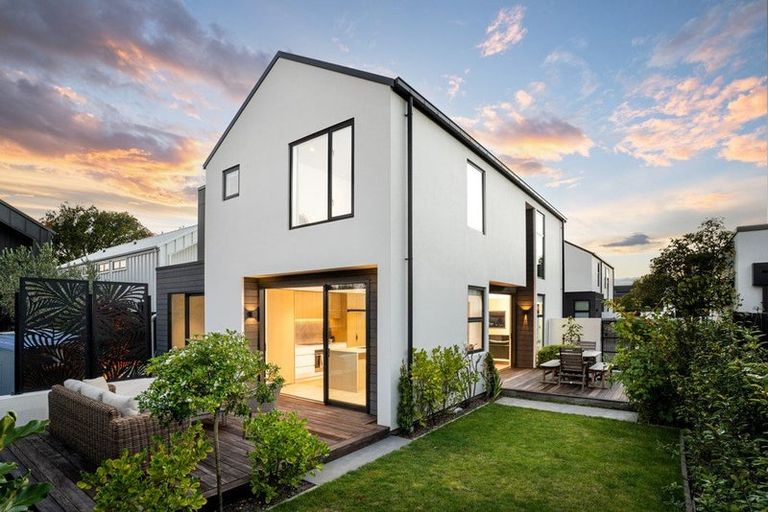 Photo of property in 52b Innes Road, St Albans, Christchurch, 8052