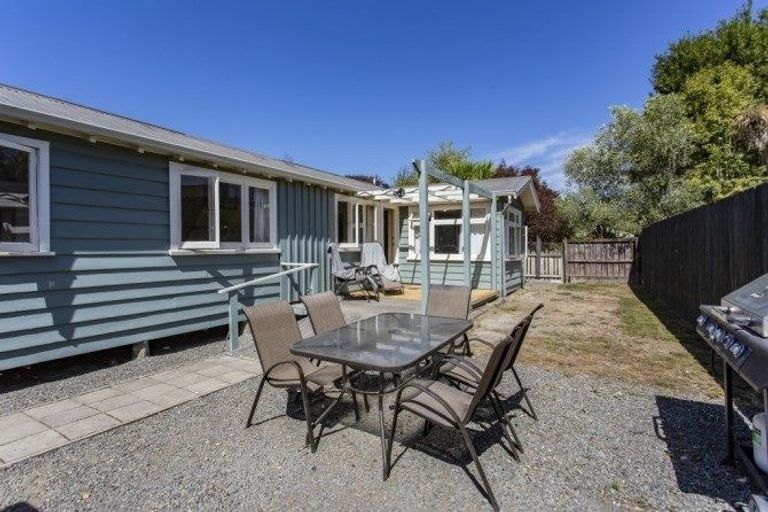 Photo of property in 2 Penfold Square, Leithfield, 7481