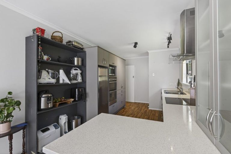 Photo of property in 32 Beaumont Crescent, Frankleigh Park, New Plymouth, 4310