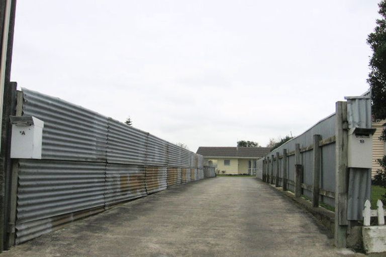 Photo of property in 1a Duncan Place, Highbury, Palmerston North, 4412