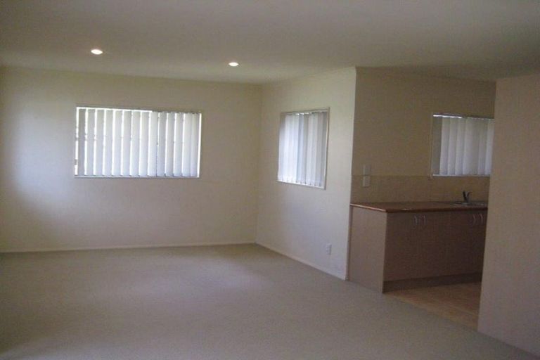 Photo of property in 4 Parkcrest Drive, Henderson, Auckland, 0612