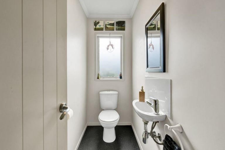 Photo of property in 2 Parkvue Drive, Bell Block, New Plymouth, 4312