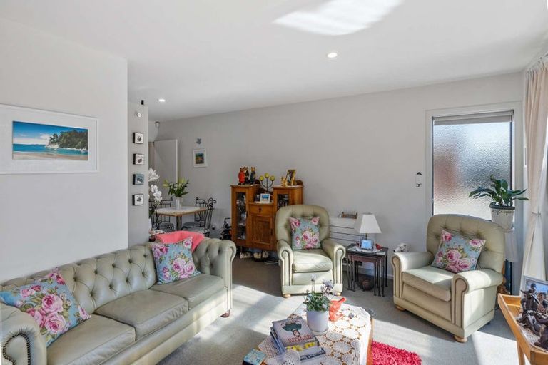 Photo of property in 7b Thistledown Place, Woolston, Christchurch, 8062