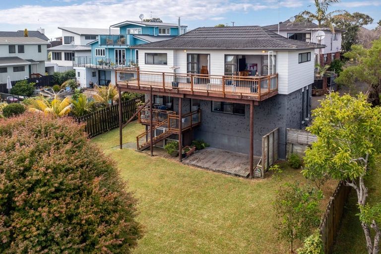 Photo of property in 1/14 Ridge Road, Waiake, Auckland, 0630