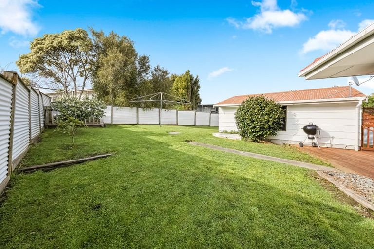 Photo of property in 40 Hindmarsh Street, Henderson, Auckland, 0612