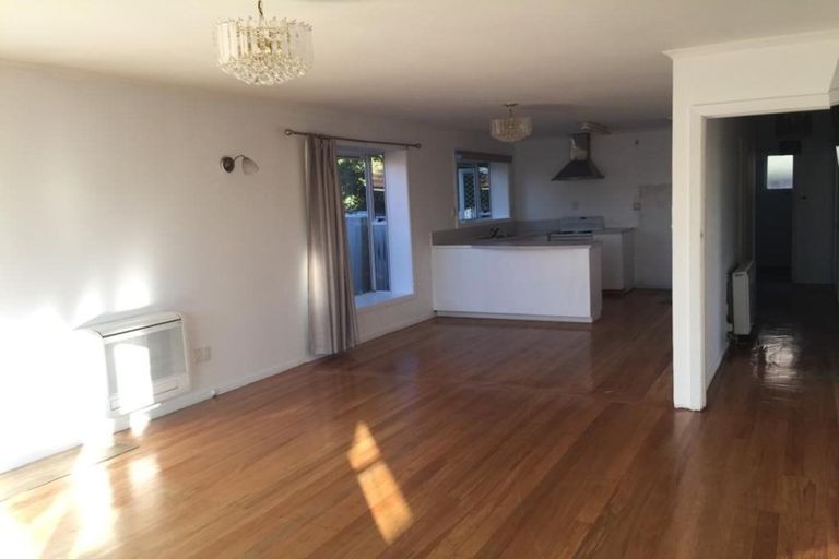 Photo of property in 3 Beatrice Place, Avonhead, Christchurch, 8042