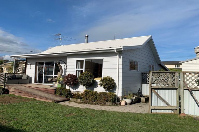 Photo of property in 4 Prince Street, Winton, 9720