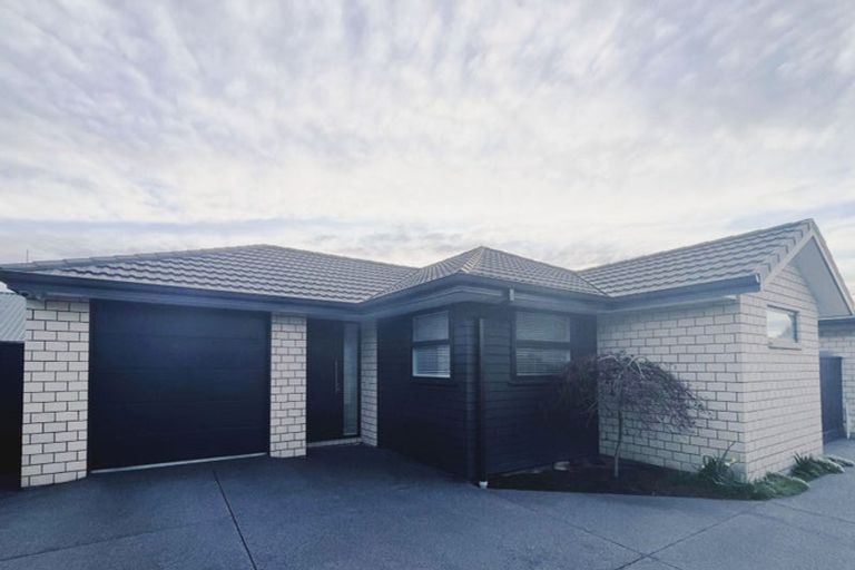 Photo of property in 2/5 Beatrice Place, Avonhead, Christchurch, 8042