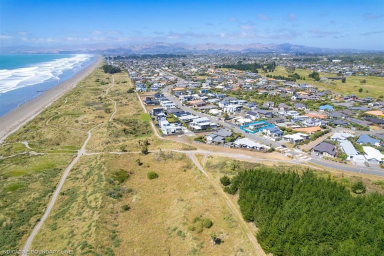 Photo of property in 113 Aston Drive, Waimairi Beach, Christchurch, 8083