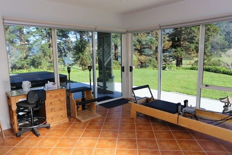 Photo of property in 5564 Kenepuru Road, Waitaria Bay, Picton, 7282