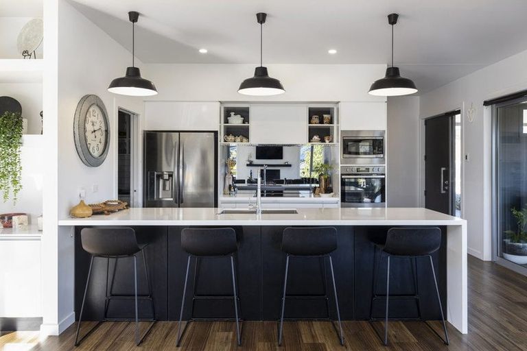 Photo of property in 2 Fantail Heights, Picton, 7220