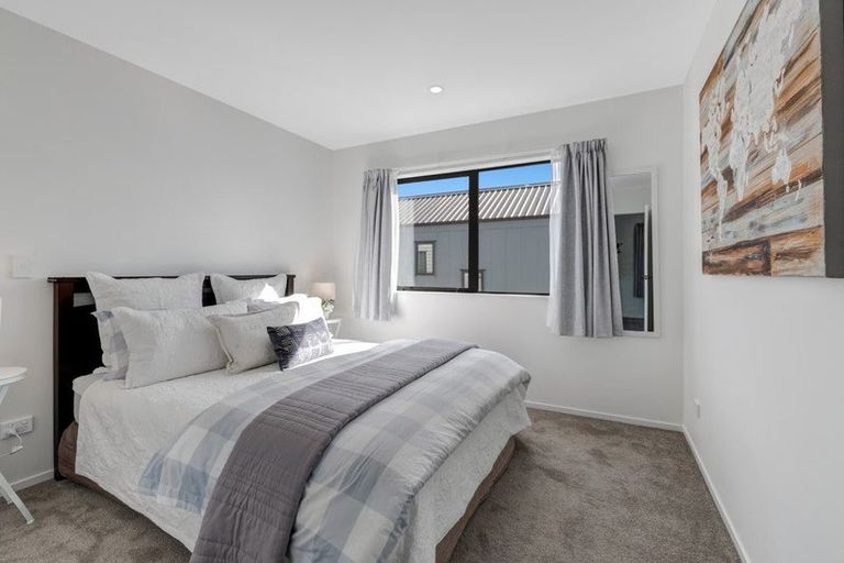 Photo of property in 4 William Bayes Place, Red Beach, 0932