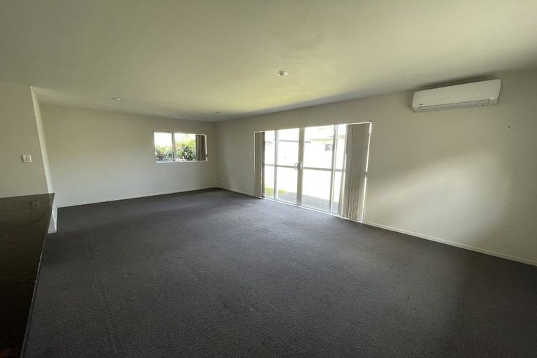 Photo of property in 4 Popokatea Drive, Takanini, 2112