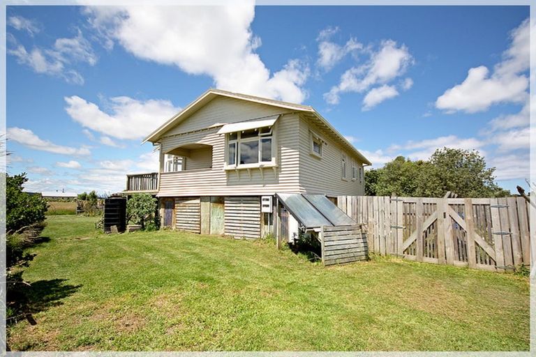 Photo of property in 42 Nuku Street, Tangimoana, 4822