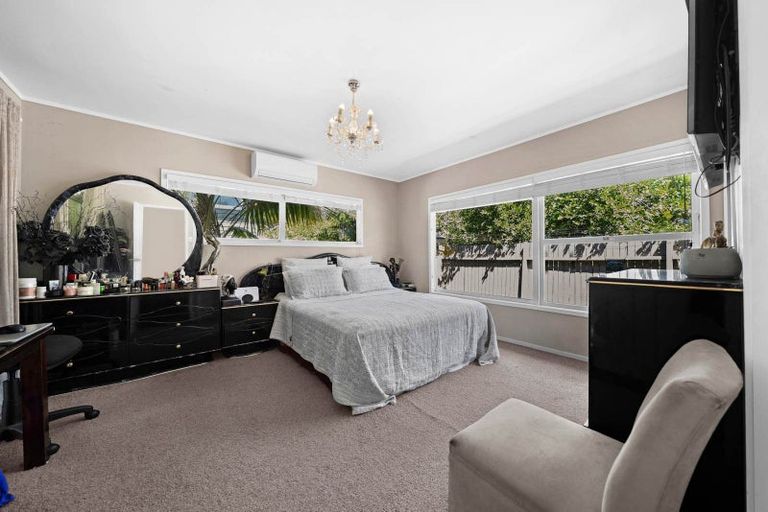 Photo of property in 2 Tudward Glade, Hillcrest, Auckland, 0627