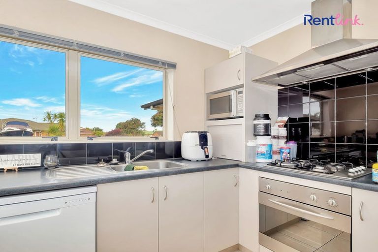 Photo of property in 15 Golden Courie Close, Papamoa Beach, Papamoa, 3118