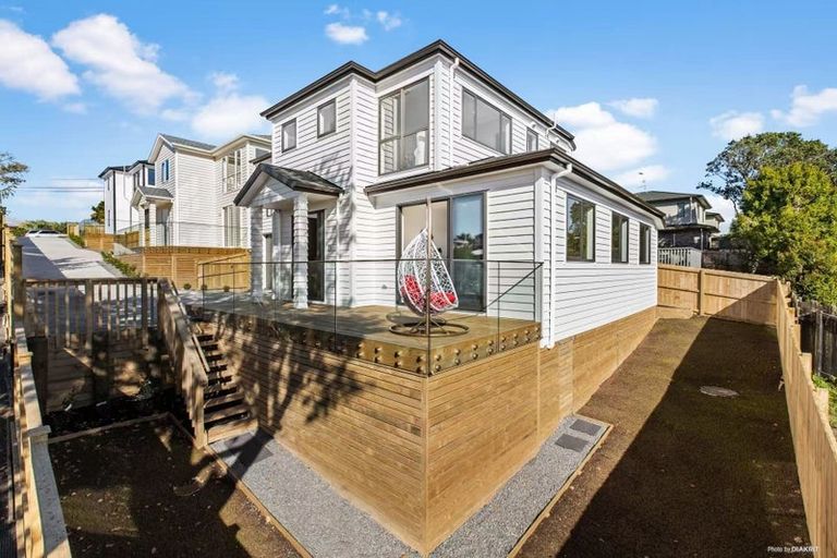 Photo of property in 142c Luckens Road, West Harbour, Auckland, 0618