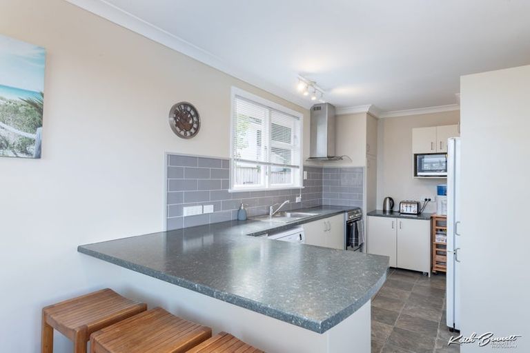 Photo of property in 11 Penguin Grove, Waitangirua, Porirua, 5024