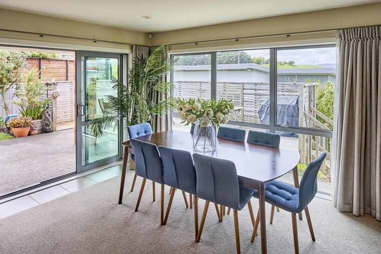 Photo of property in 4 Sunflower Close, Camborne, Porirua, 5026