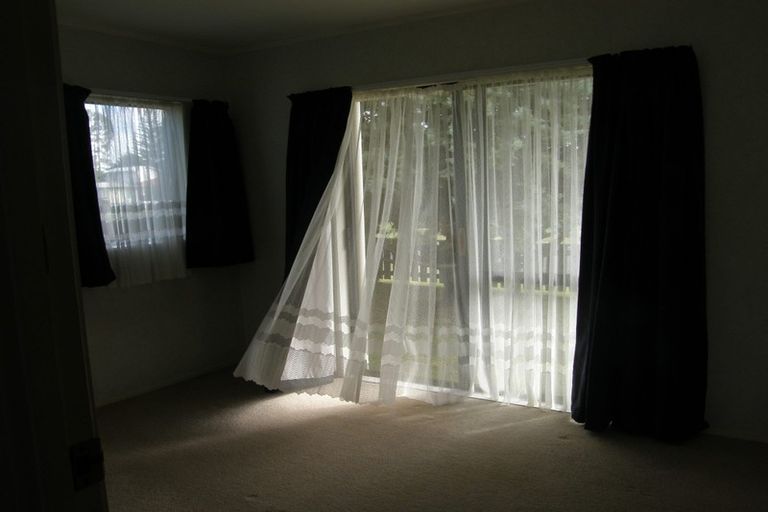 Photo of property in 2/12 Millen Avenue, Pakuranga, Auckland, 2010