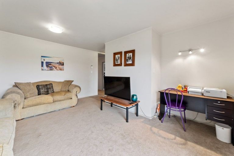 Photo of property in 3 Luxor Place, Pomare, Rotorua, 3015