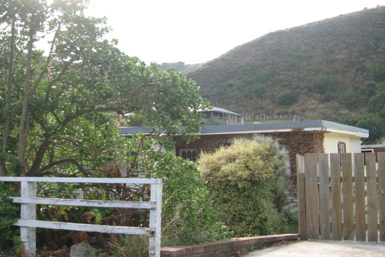 Photo of property in 80 Happy Valley Road, Owhiro Bay, Wellington, 6023