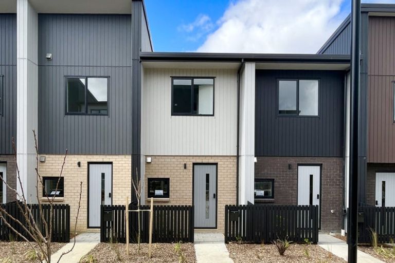 Photo of property in 11/474 West Coast Road, Glen Eden, Auckland, 0602