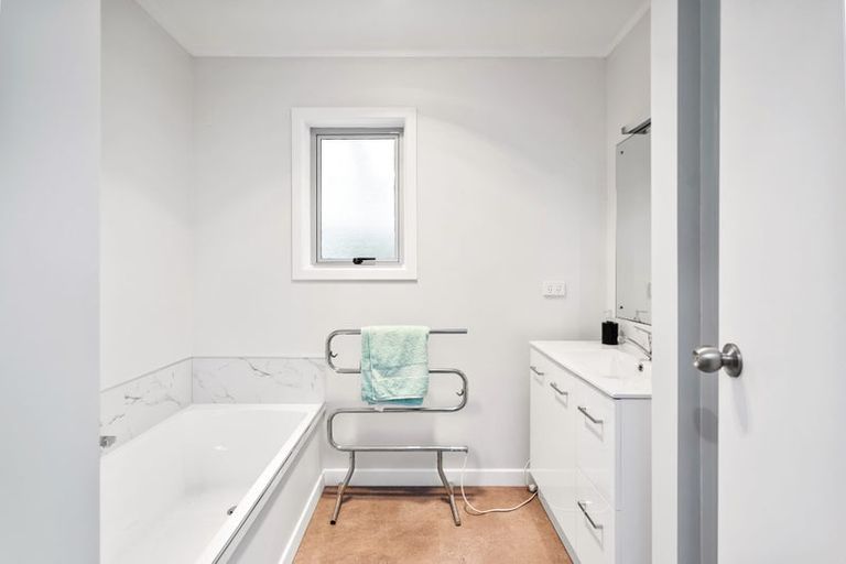 Photo of property in 2336 Mangakahia Road, Parakao, Whangarei, 0172