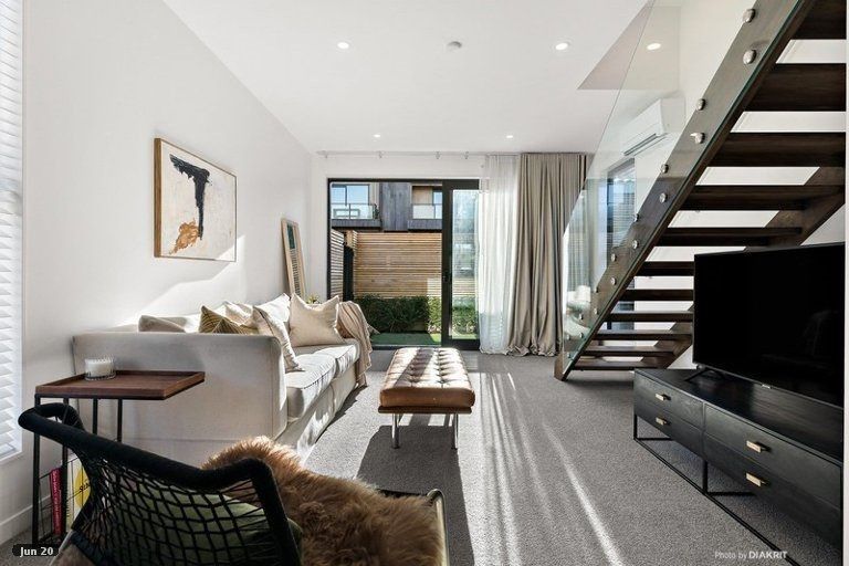 Photo of property in 6/20 Trent Street, Island Bay, Wellington, 6023