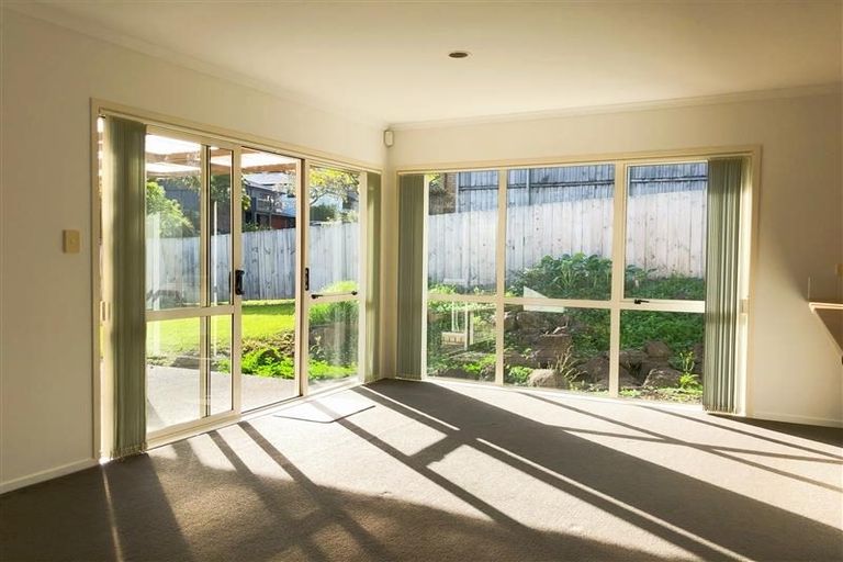 Photo of property in 48 San Marino Drive West, Henderson, Auckland, 0612