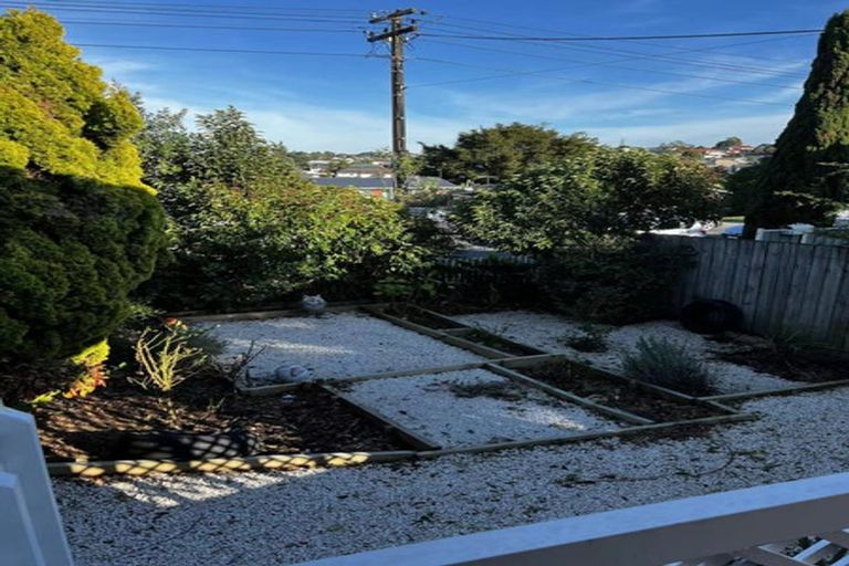 Photo of property in 1/21 Raines Avenue, Forrest Hill, Auckland, 0620