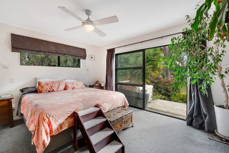 Photo of property in 786 South Head Road, South Head, Helensville, 0874