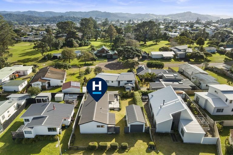Photo of property in 28 Oceanair Drive, Pauanui, Hikuai, 3579
