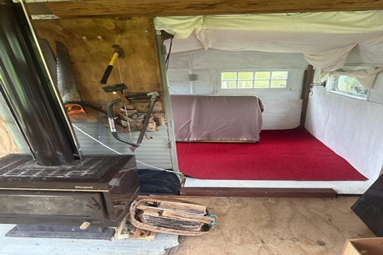 Photo of property in 207 Anawhata Road, Anawhata, Auckland, 0772