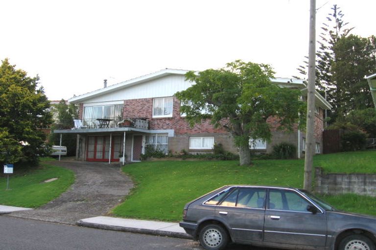 Photo of property in 12 Mcclintock Road, Massey, Auckland, 0614