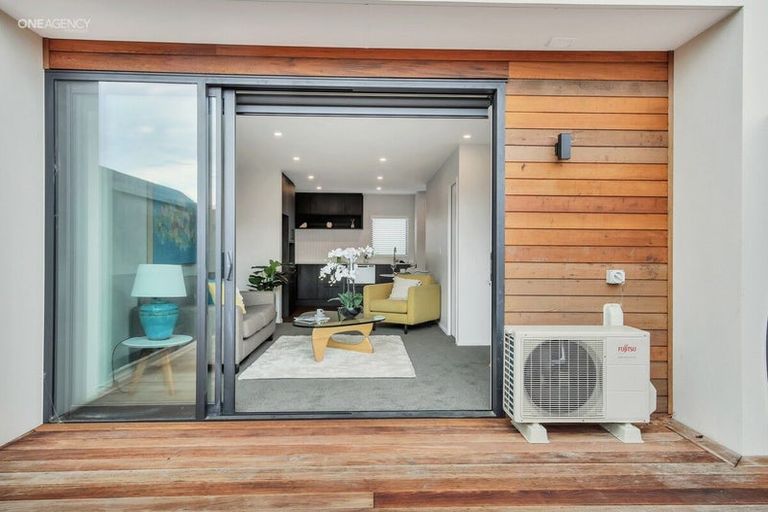 Photo of property in 11/27 New Brighton Road, Shirley, Christchurch, 8061