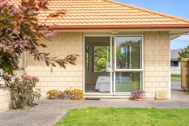 Photo of property in 22 Ludlam Way, Otaki, 5512
