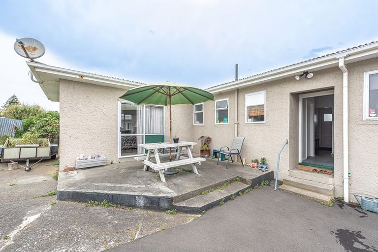 Photo of property in 22 Egmont Street, Castlecliff, Whanganui, 4501